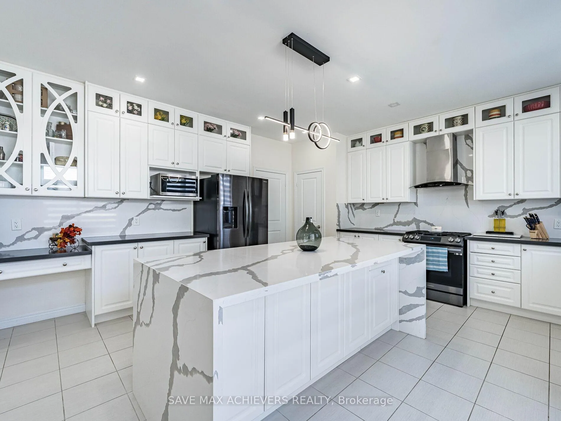 Photo 16 of 451 Black Cherry Crescent, Shelburne — HOMEH