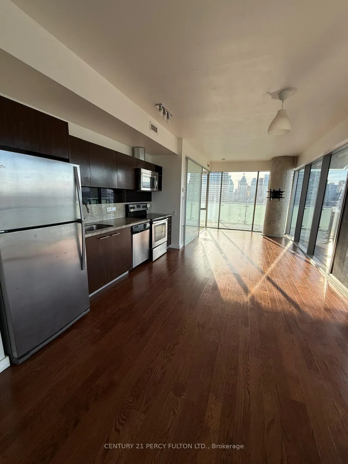 Photo 3 of Unit 2102, 70 Distillery Lane, Toronto, Waterfront Communities — HOMEH