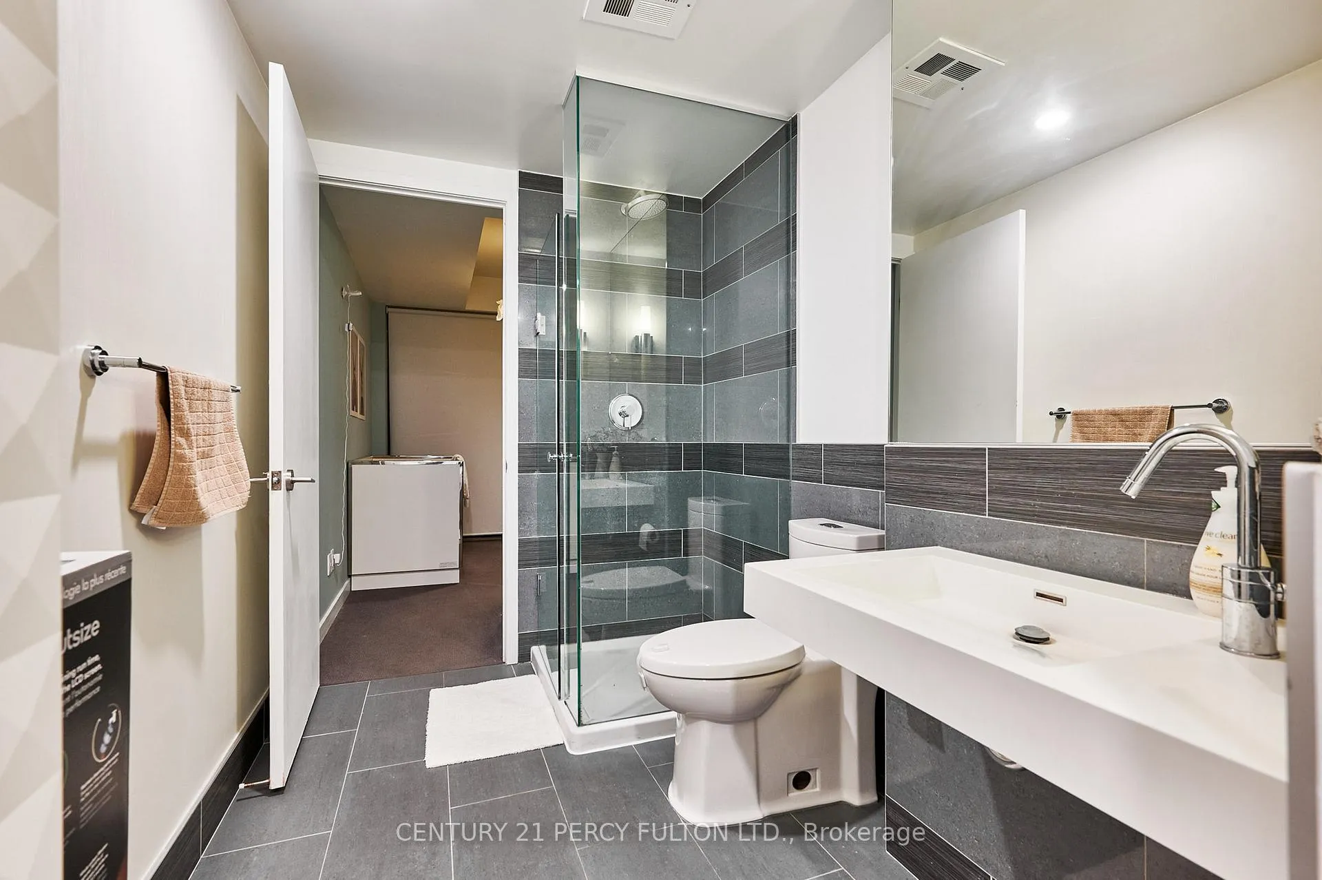 Photo 9 of Unit 2102, 70 Distillery Lane, Toronto, Waterfront Communities — HOMEH