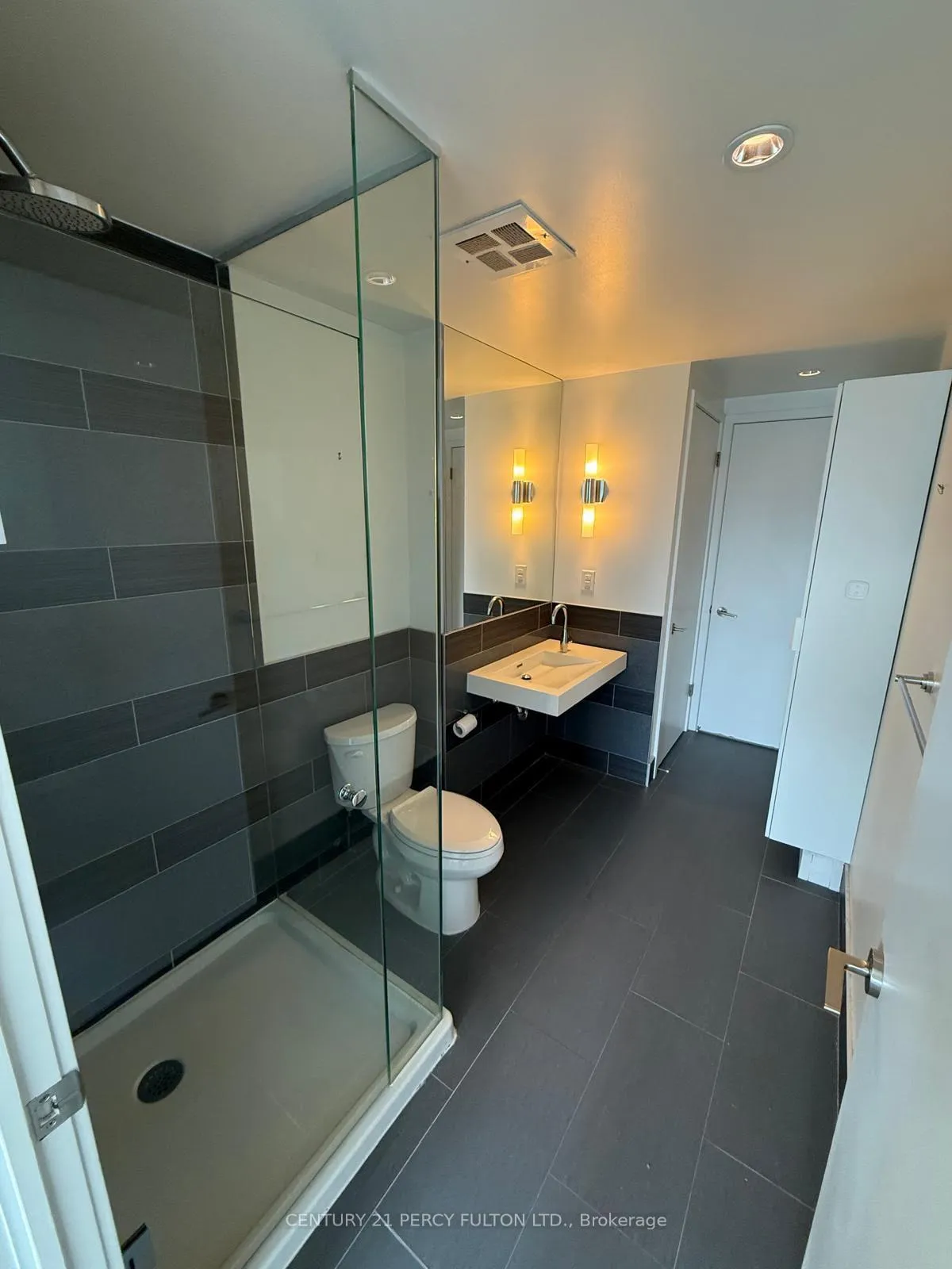 Photo 11 of Unit 2102, 70 Distillery Lane, Toronto, Waterfront Communities — HOMEH