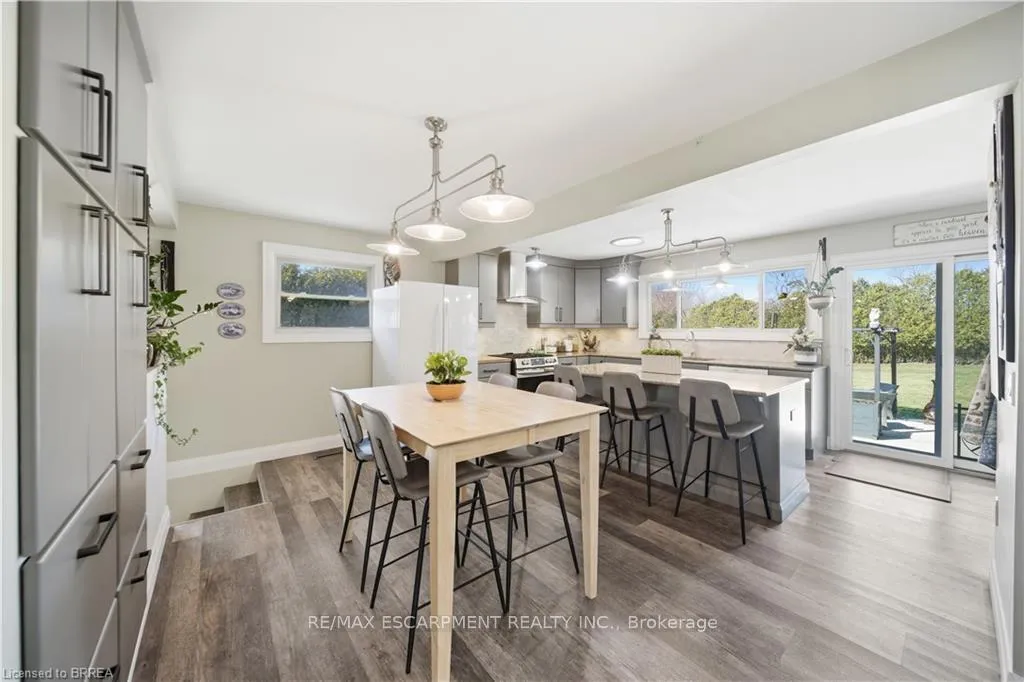 Photo 7 of 903 Keg Lane, Brant, Paris — HOMEH