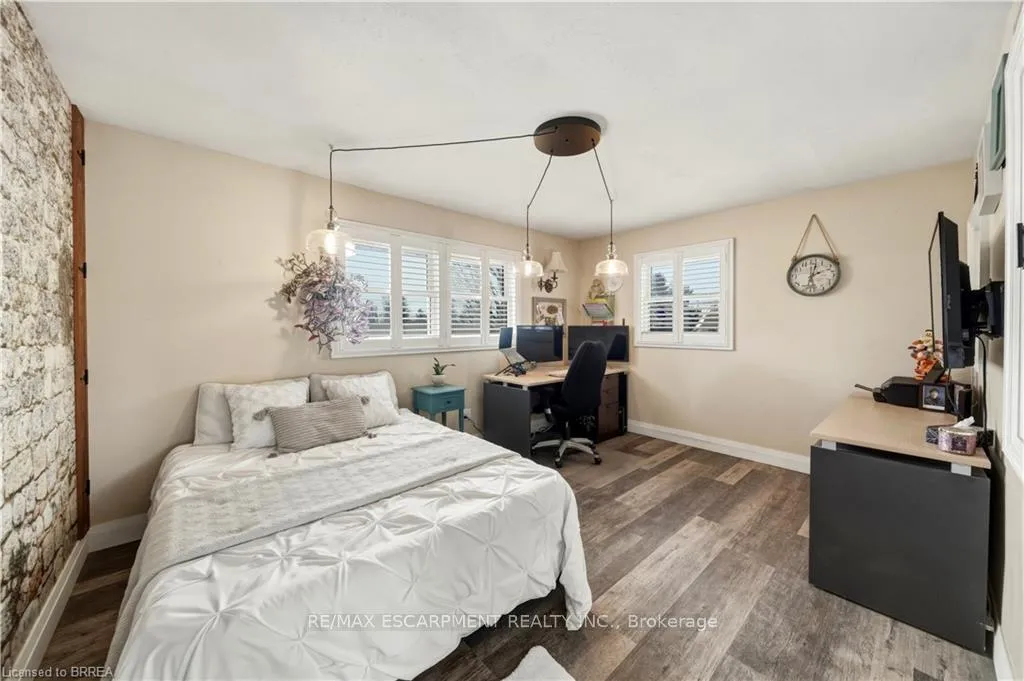 Photo 18 of 903 Keg Lane, Brant, Paris — HOMEH