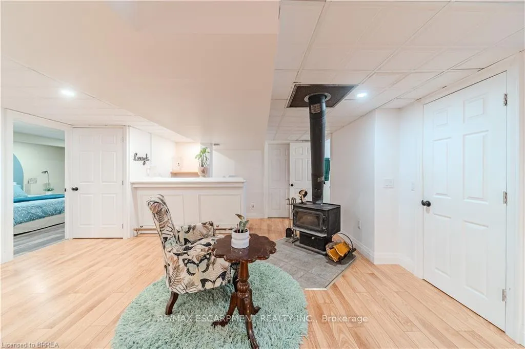 Photo 26 of 903 Keg Lane, Brant, Paris — HOMEH