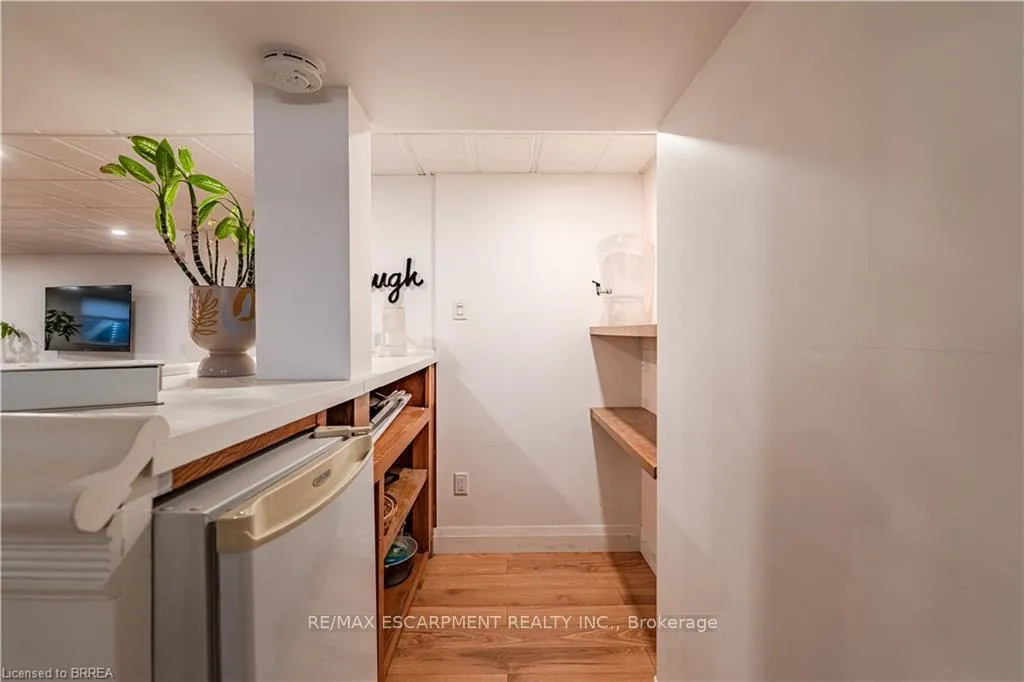 Photo 27 of 903 Keg Lane, Brant, Paris — HOMEH