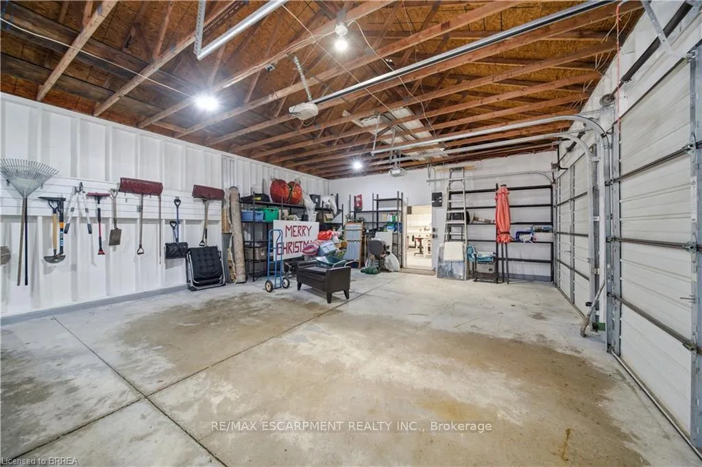 Photo 37 of 903 Keg Lane, Brant, Paris — HOMEH