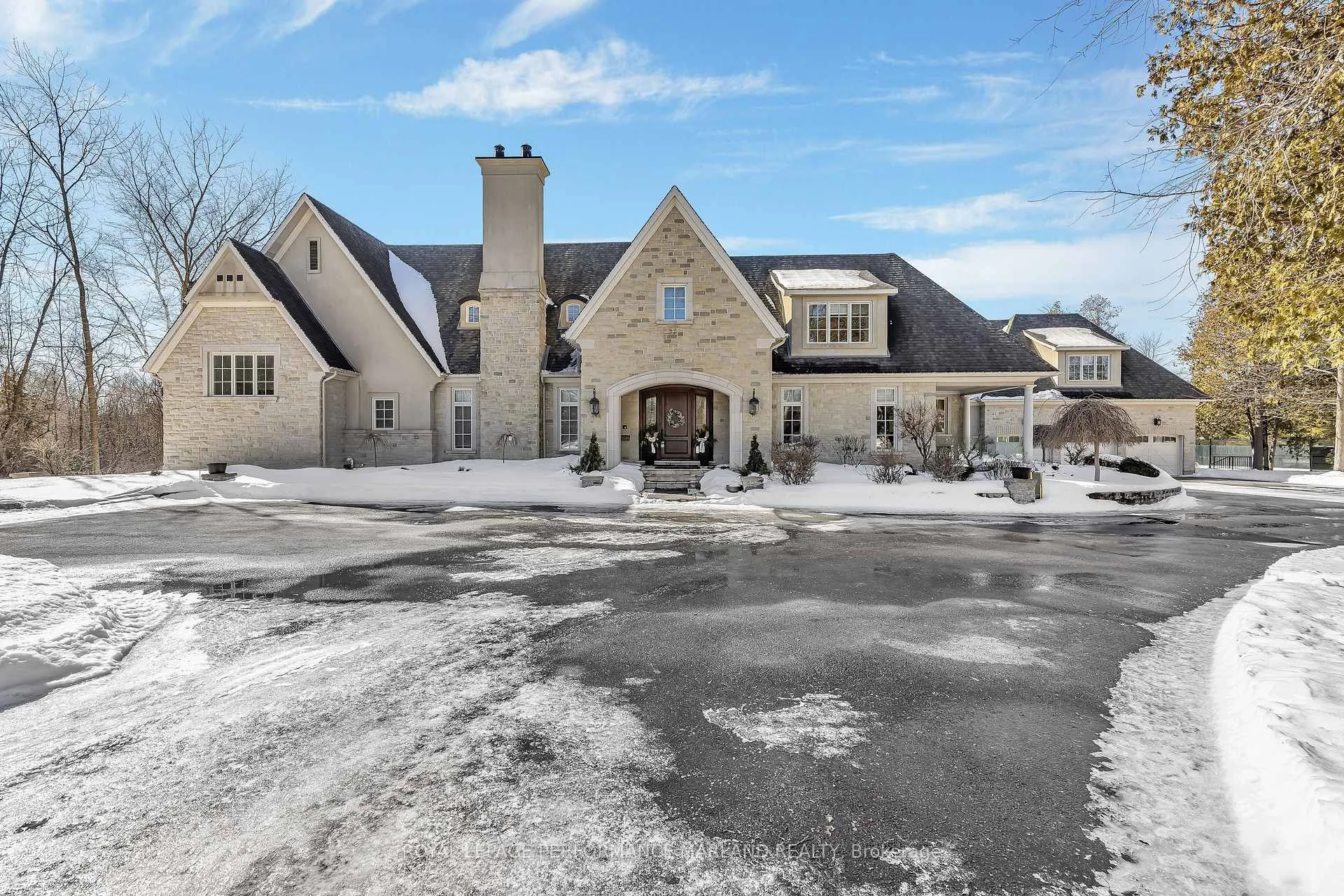 Front of 6065 Knights Drive