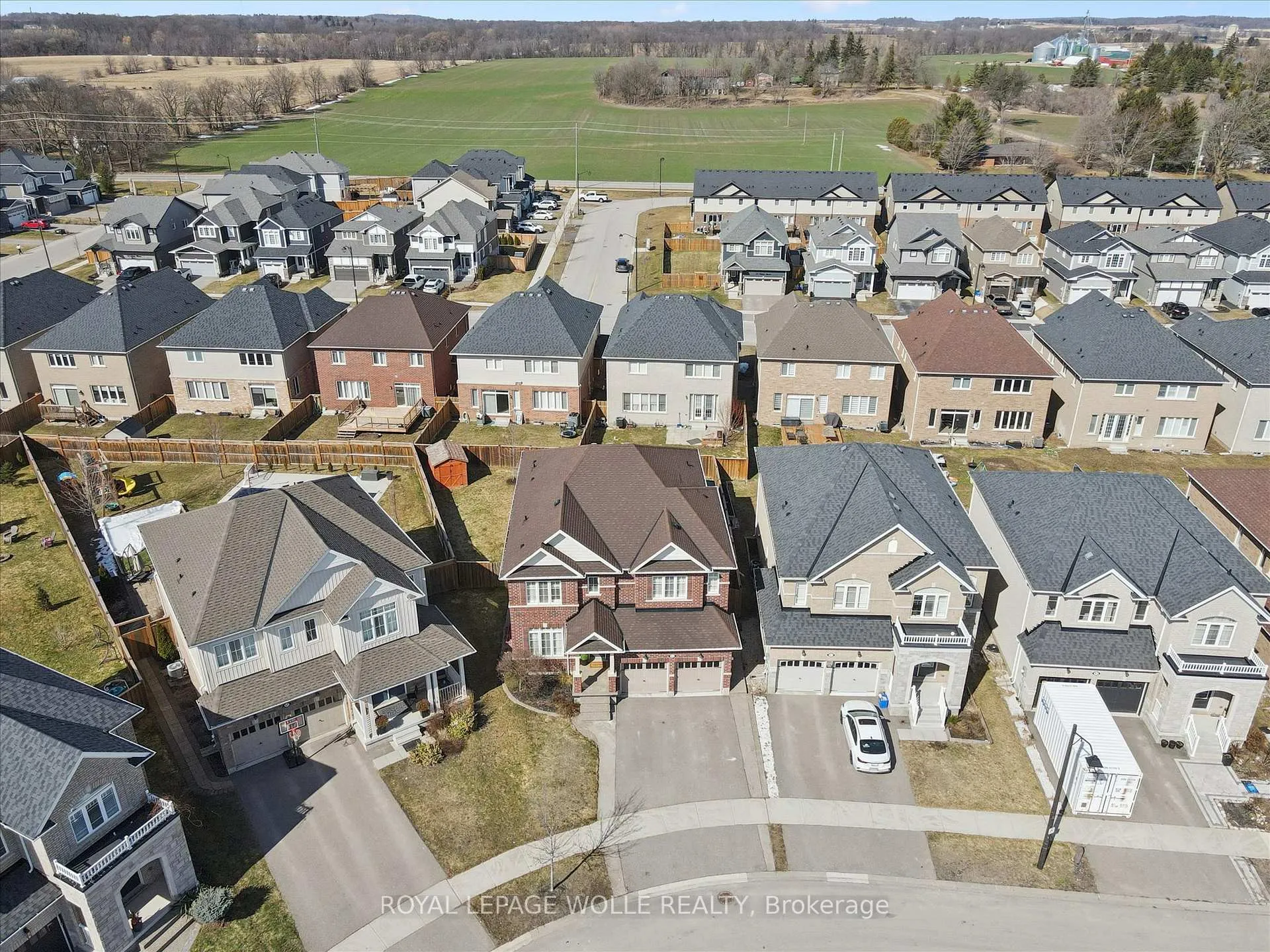 Photo 1 of 65 Barlow Place, Brant, Paris — HOMEH
