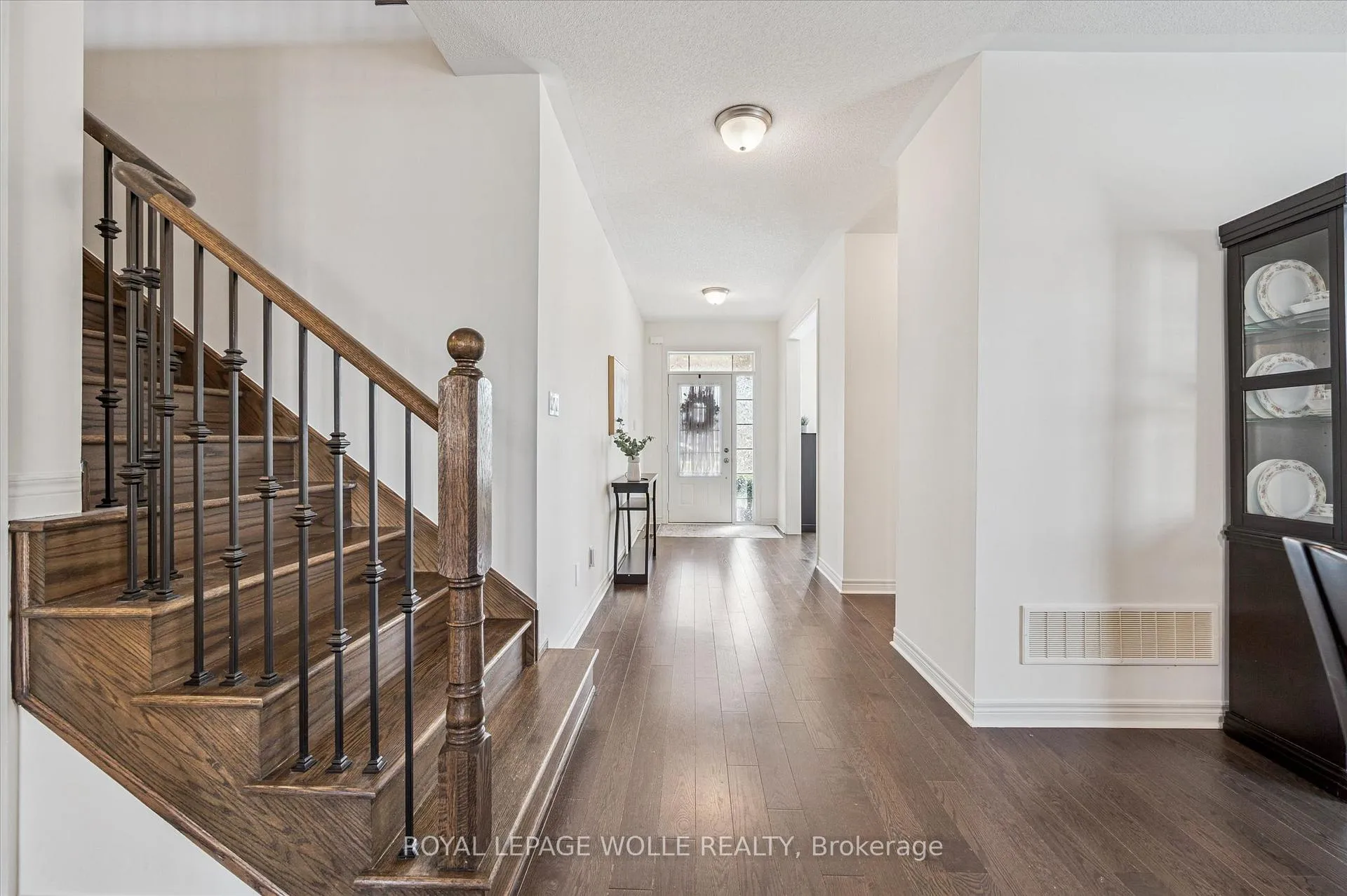 Photo 7 of 65 Barlow Place, Brant, Paris — HOMEH