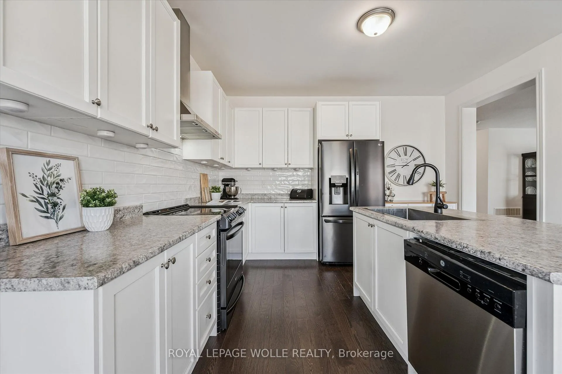 Photo 18 of 65 Barlow Place, Brant, Paris — HOMEH