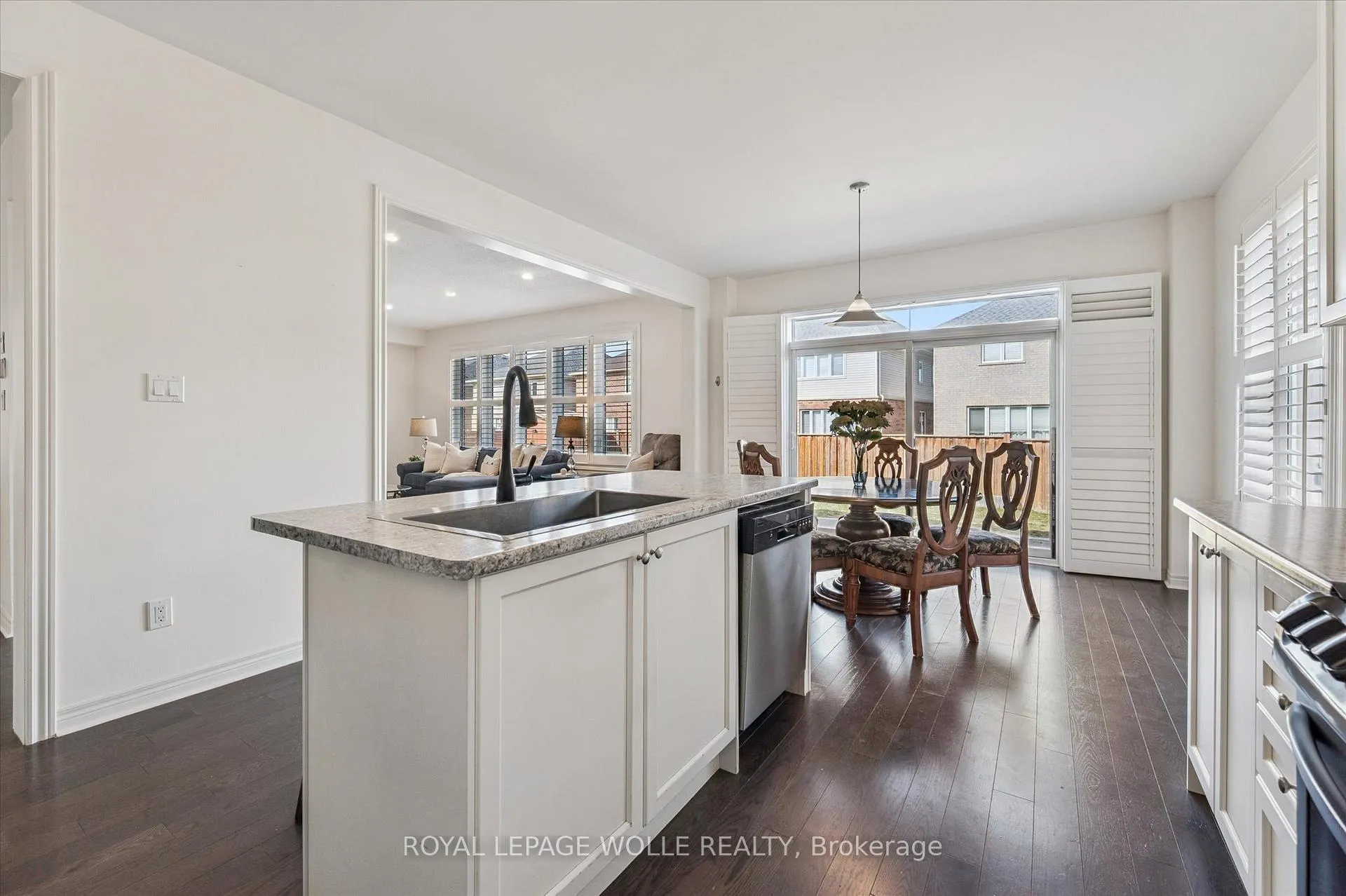 Photo 20 of 65 Barlow Place, Brant, Paris — HOMEH