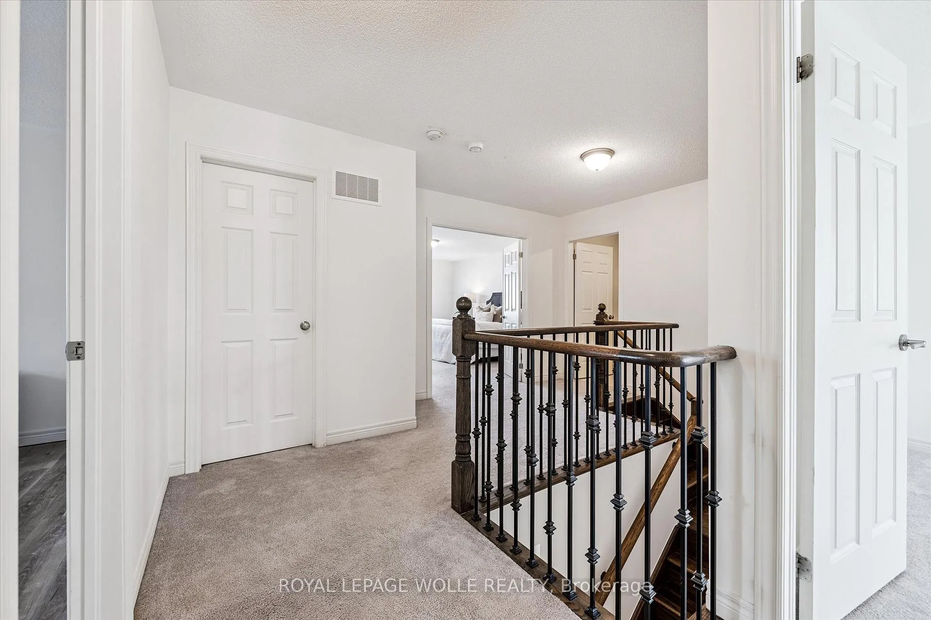 Photo 21 of 65 Barlow Place, Brant, Paris — HOMEH