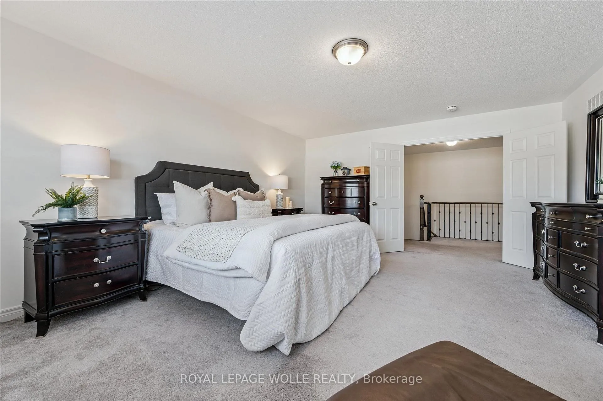 Photo 22 of 65 Barlow Place, Brant, Paris — HOMEH