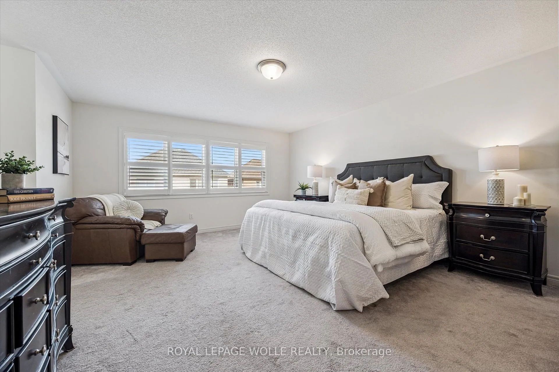 Photo 23 of 65 Barlow Place, Brant, Paris — HOMEH