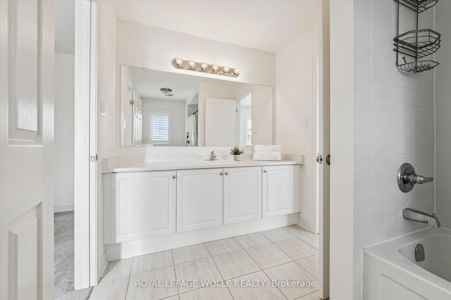 Photo 30 of 65 Barlow Place, Brant, Paris — HOMEH