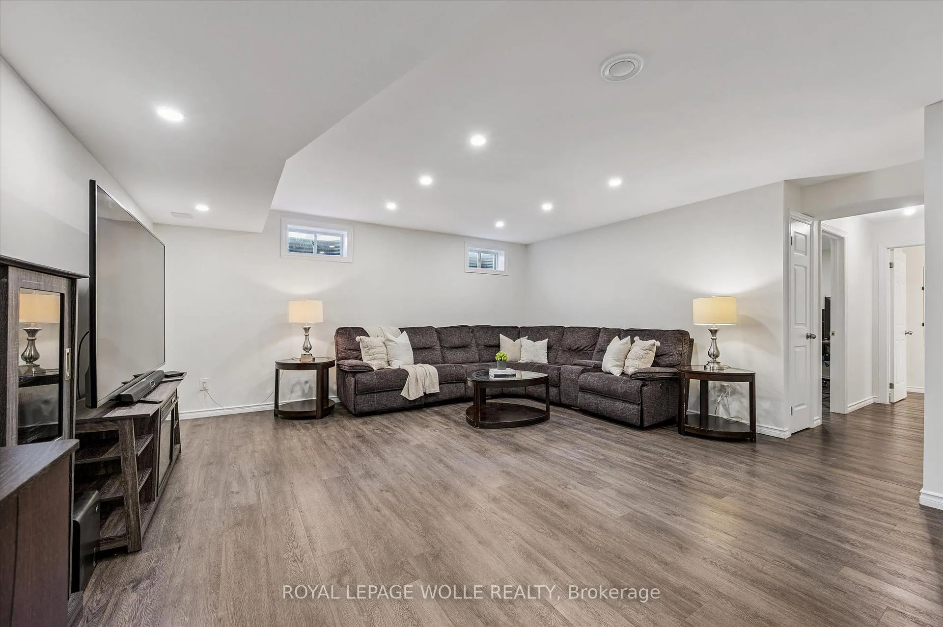 Photo 39 of 65 Barlow Place, Brant, Paris — HOMEH