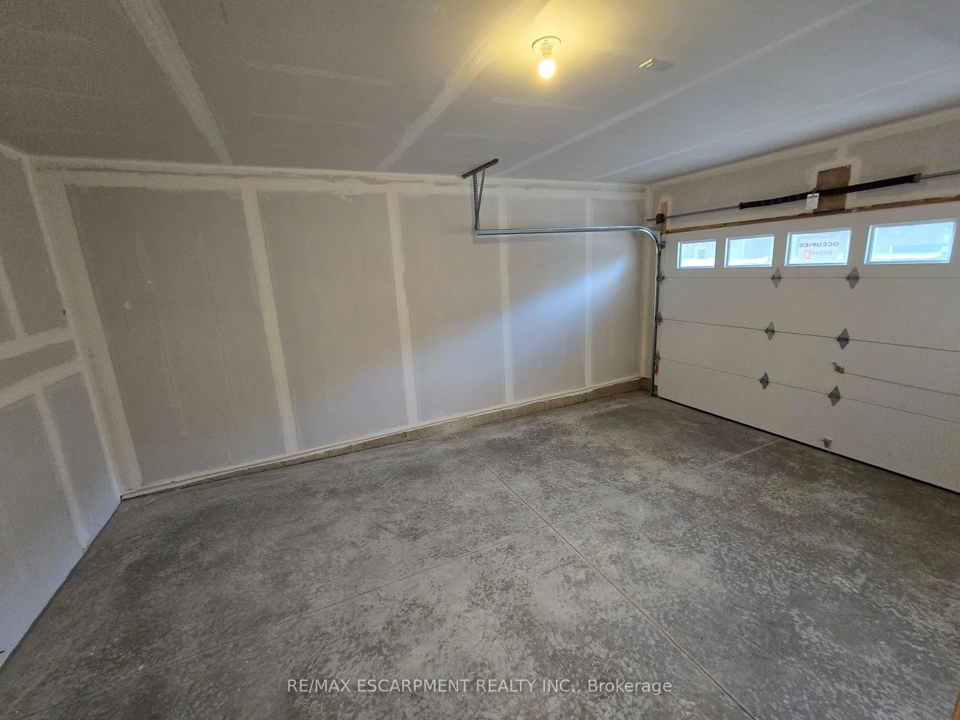 Photo 8 of Unit 5, 205 Thames Way, Hamilton, Mount Hope — HOMEH