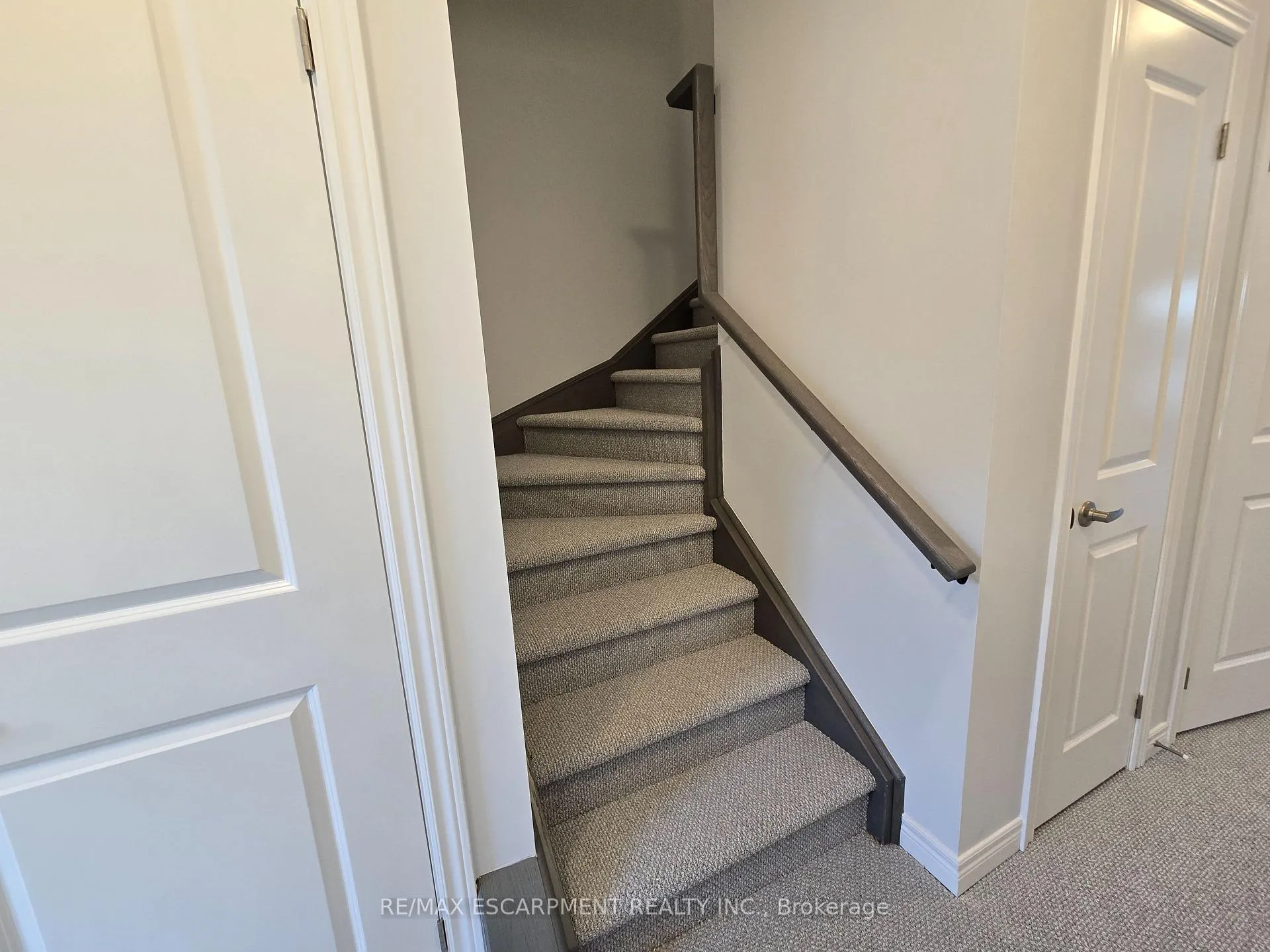 Photo 9 of Unit 5, 205 Thames Way, Hamilton, Mount Hope — HOMEH