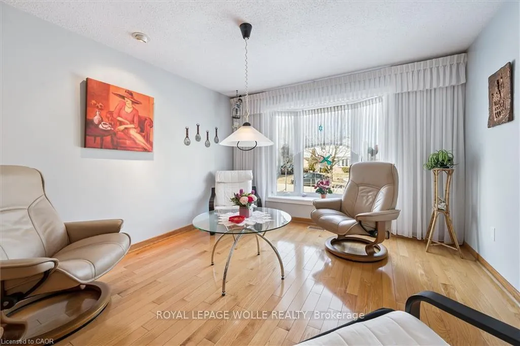 Photo 8 of 303A Mayview Crescent, Waterloo — HOMEH