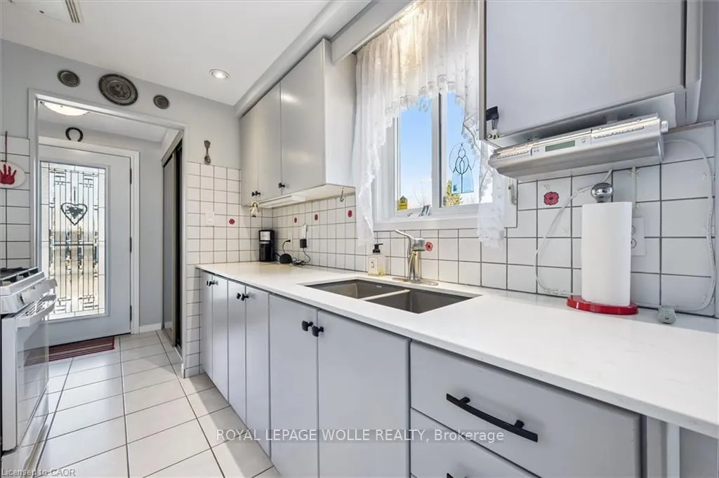 Photo 15 of 303A Mayview Crescent, Waterloo — HOMEH