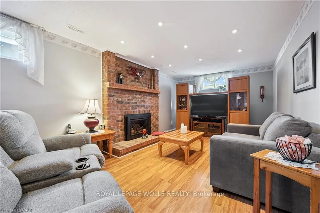 Photo 25 of 303A Mayview Crescent, Waterloo — HOMEH
