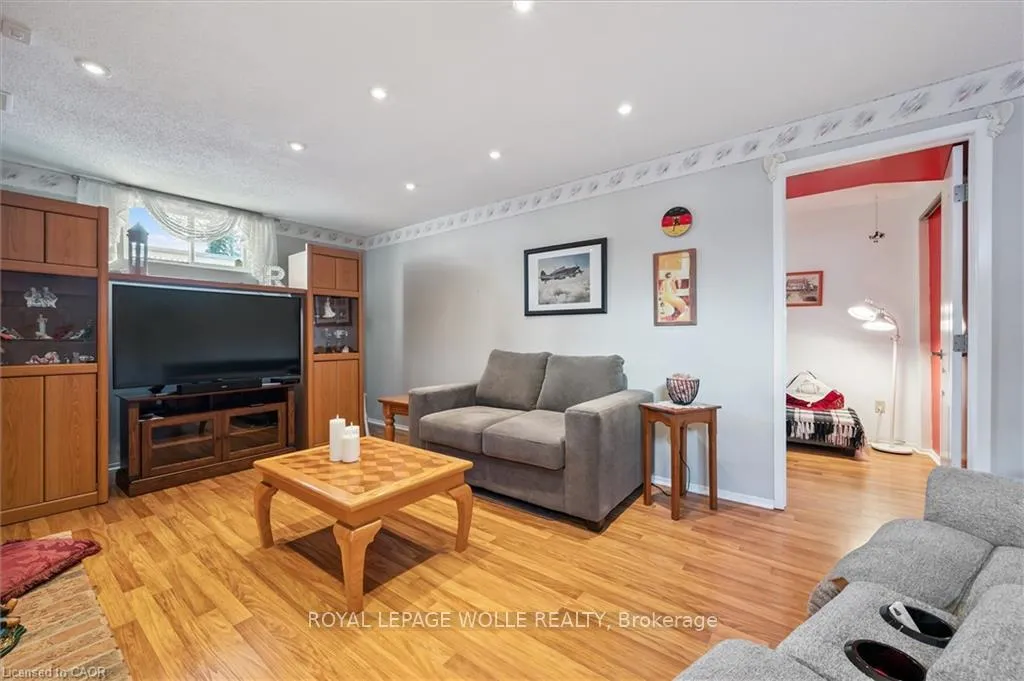 Photo 26 of 303A Mayview Crescent, Waterloo — HOMEH