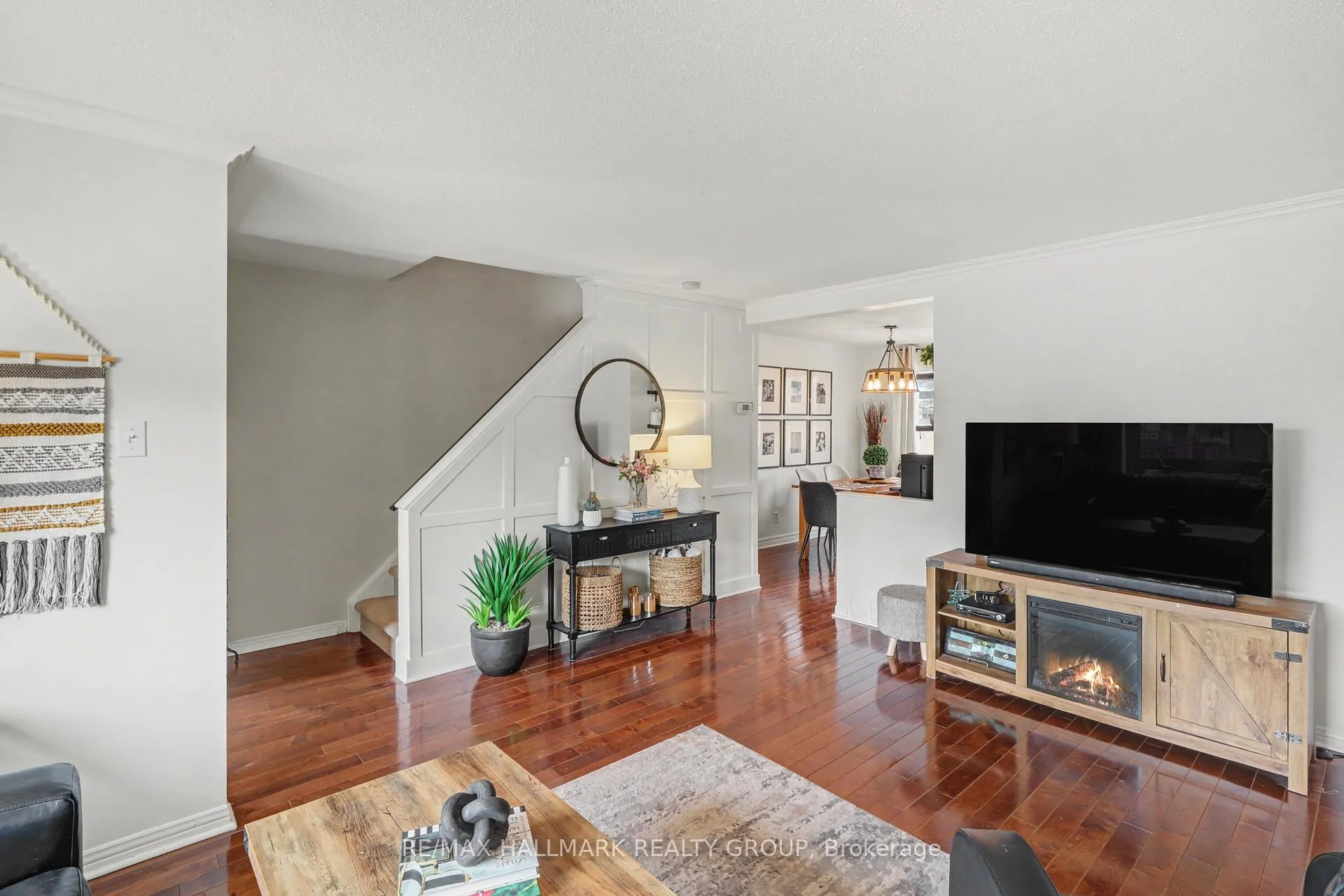 Photo 9 of 16B Spring Grove Lane, Ottawa, Barrhaven - Pheasant Run — HOMEH