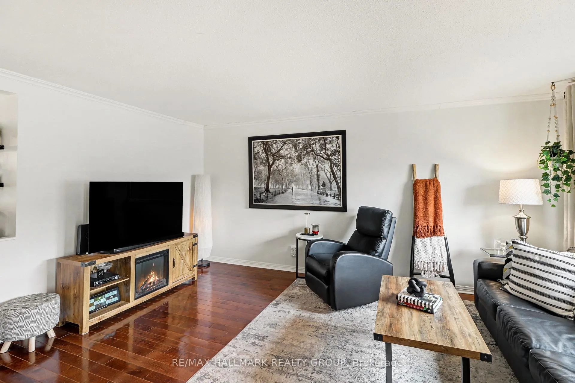 Photo 10 of 16B Spring Grove Lane, Ottawa, Barrhaven - Pheasant Run — HOMEH