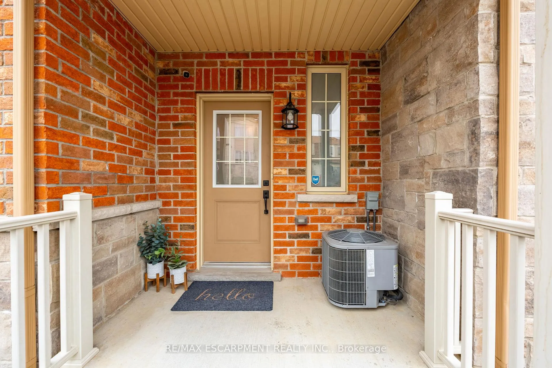 Photo 3 of Unit 5, 11 Stockbridge Gardens, Hamilton, Stoney Creek Mountain — HOMEH
