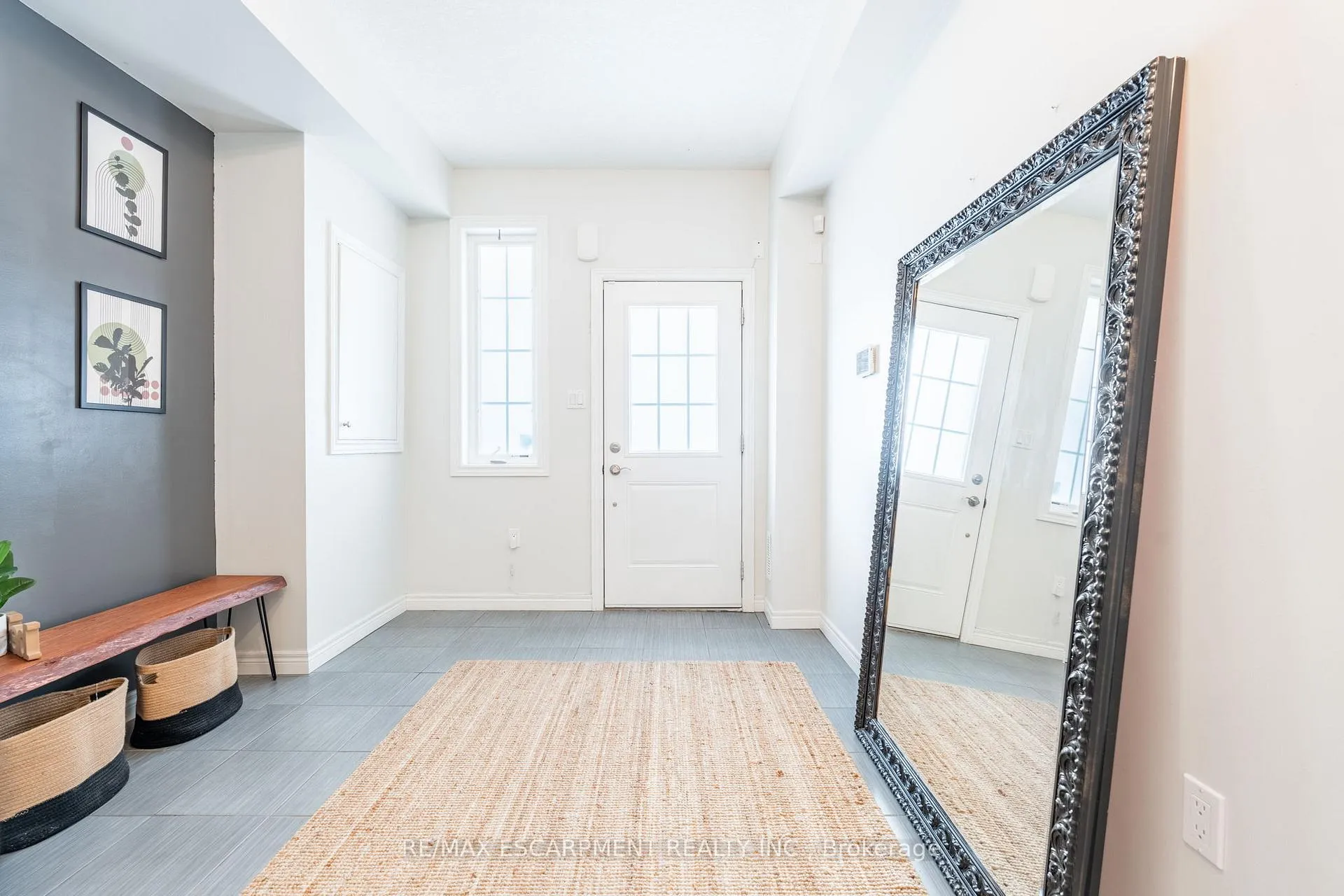 Photo 4 of Unit 5, 11 Stockbridge Gardens, Hamilton, Stoney Creek Mountain — HOMEH