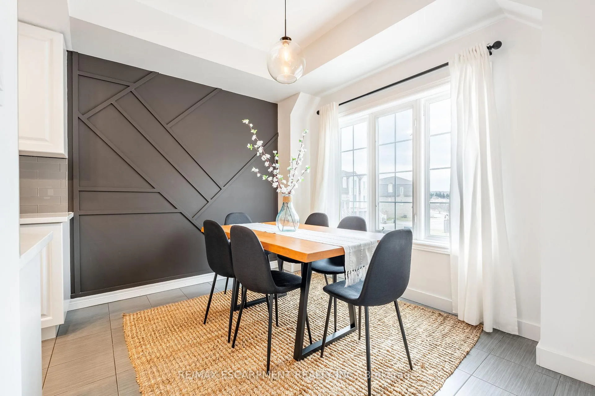 Photo 14 of Unit 5, 11 Stockbridge Gardens, Hamilton, Stoney Creek Mountain — HOMEH