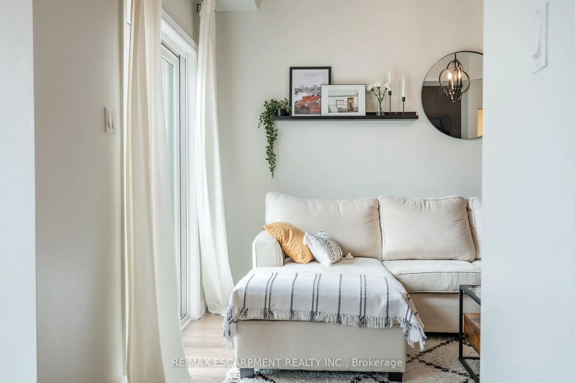 Photo 18 of Unit 5, 11 Stockbridge Gardens, Hamilton, Stoney Creek Mountain — HOMEH