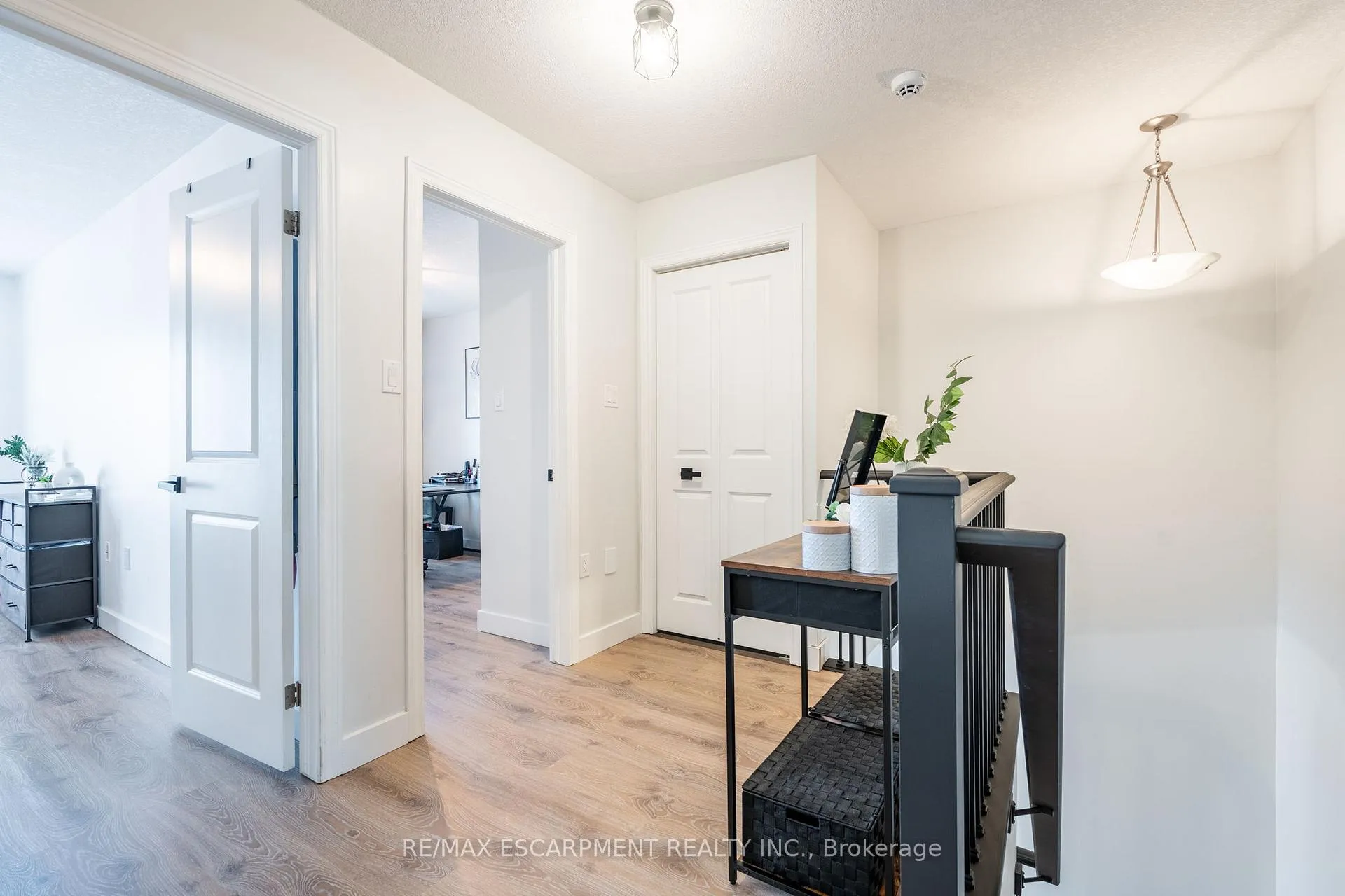 Photo 31 of Unit 5, 11 Stockbridge Gardens, Hamilton, Stoney Creek Mountain — HOMEH