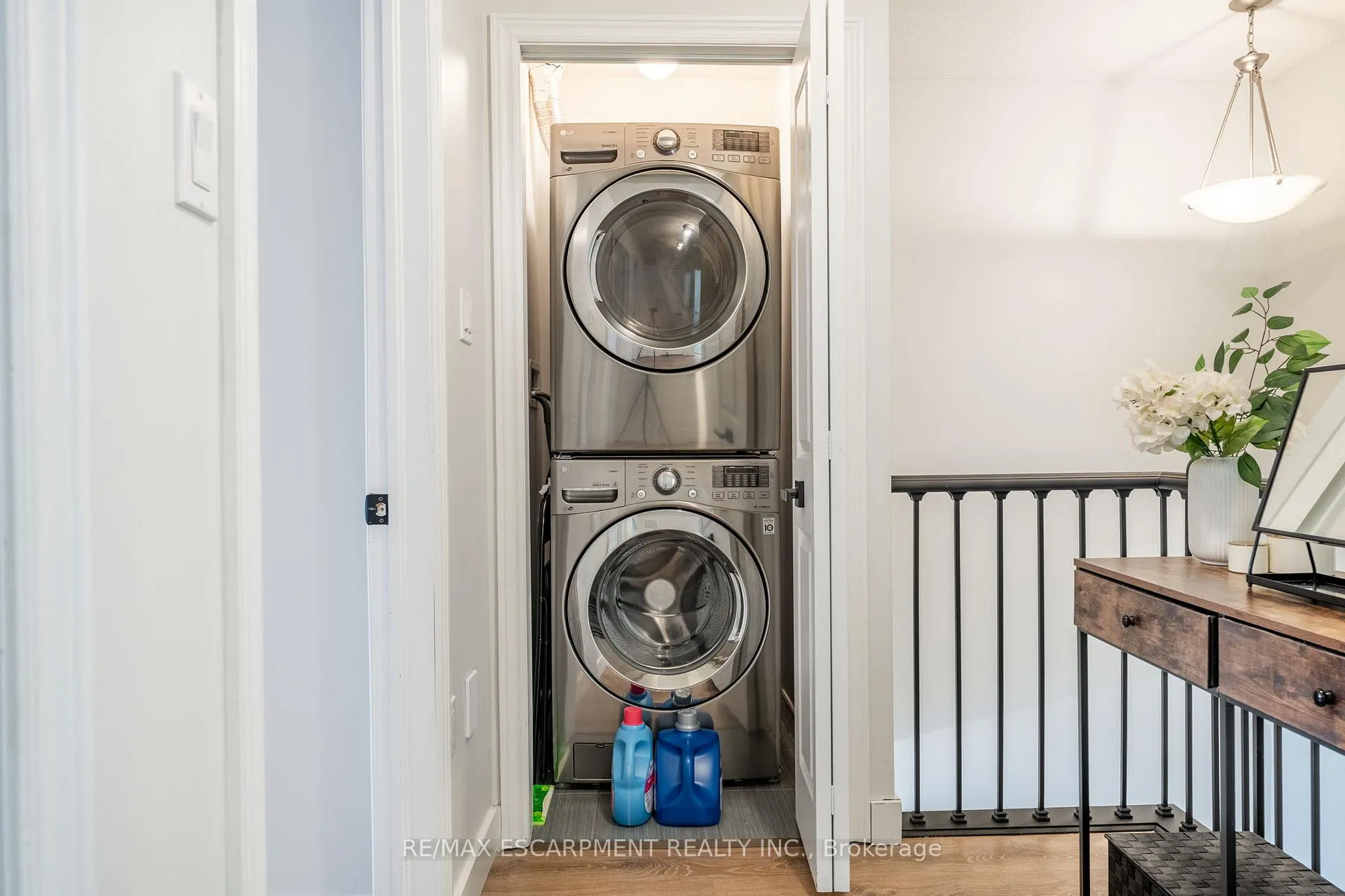 Photo 32 of Unit 5, 11 Stockbridge Gardens, Hamilton, Stoney Creek Mountain — HOMEH