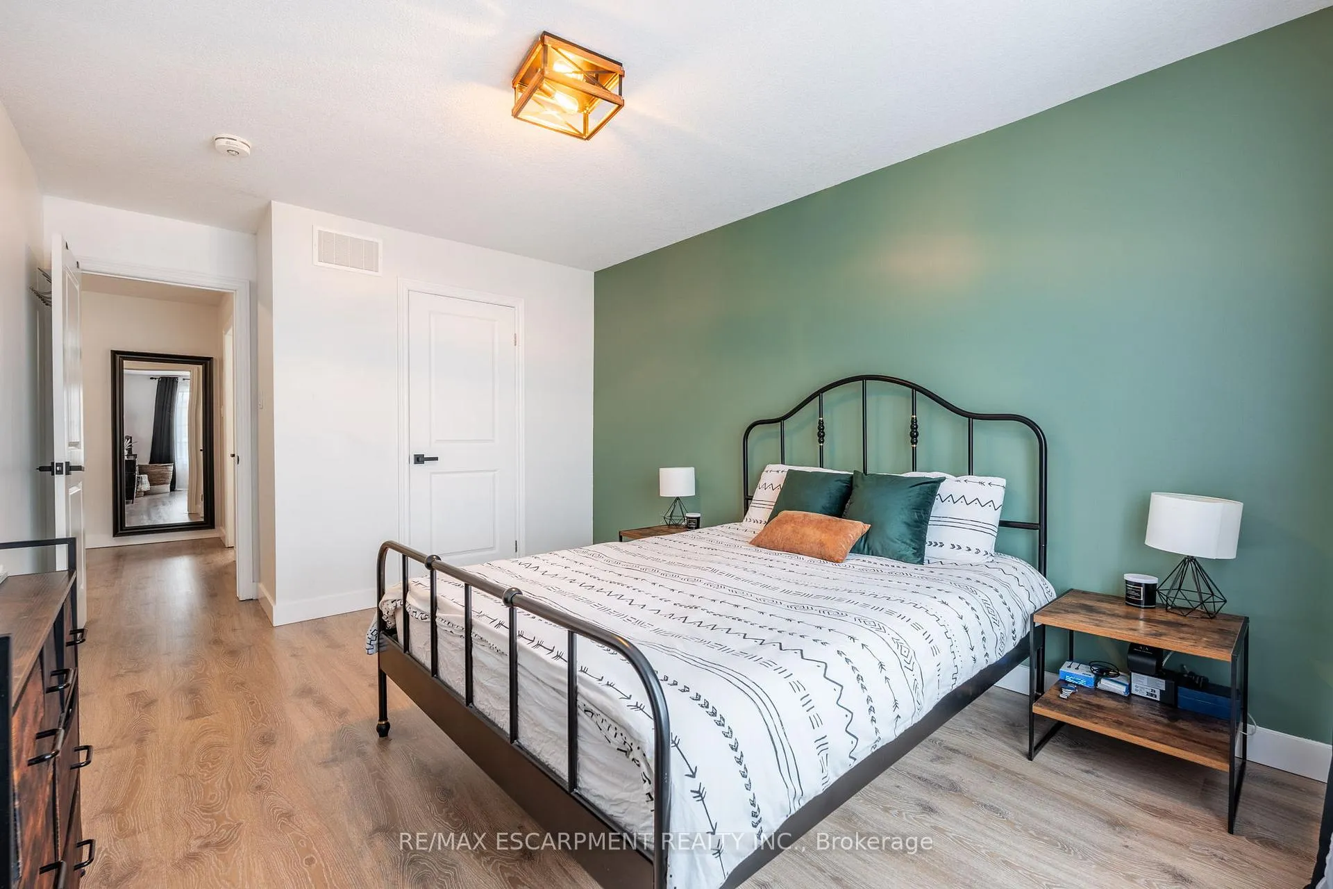 Photo 35 of Unit 5, 11 Stockbridge Gardens, Hamilton, Stoney Creek Mountain — HOMEH