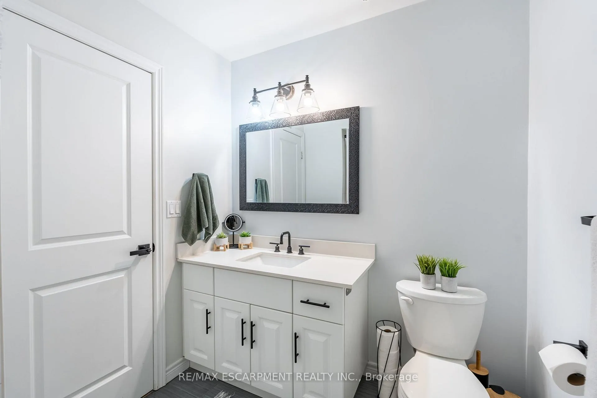 Photo 38 of Unit 5, 11 Stockbridge Gardens, Hamilton, Stoney Creek Mountain — HOMEH