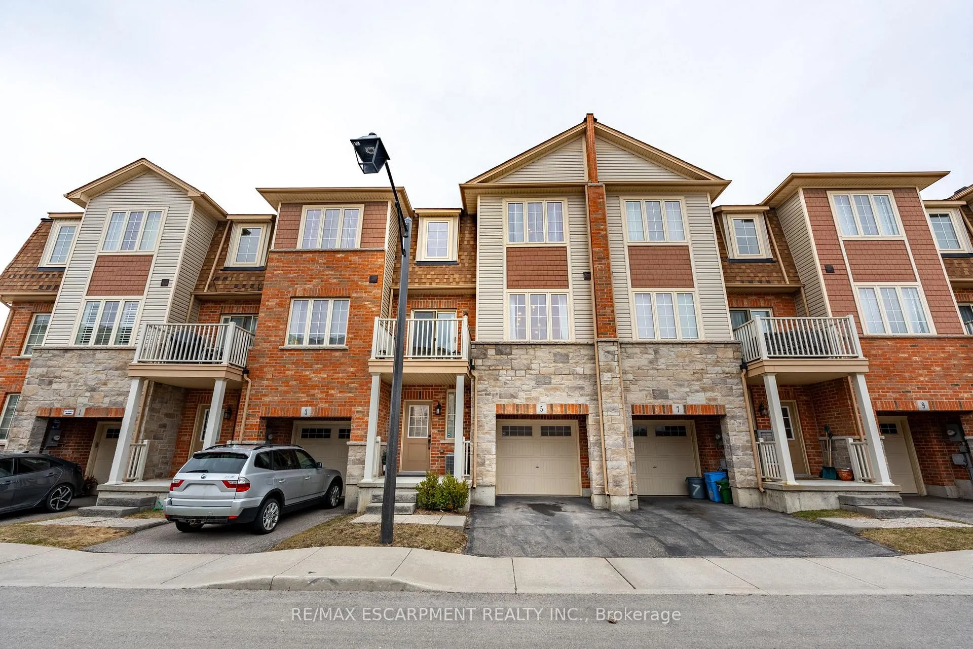 Photo 43 of Unit 5, 11 Stockbridge Gardens, Hamilton, Stoney Creek Mountain — HOMEH