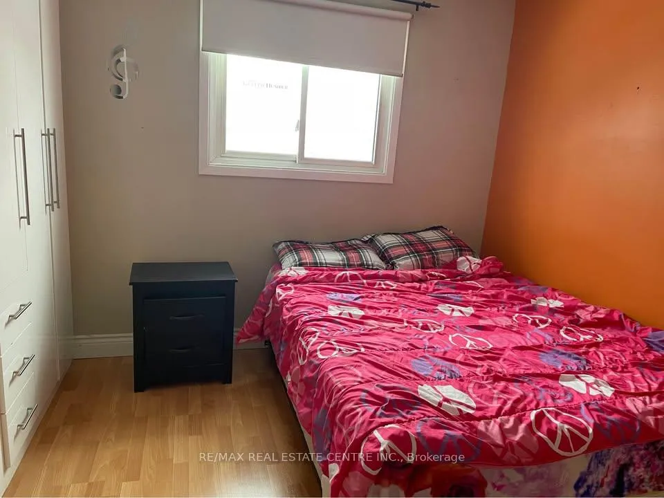 Photo 12 of 38 Pleasantview Avenue, Brampton, Brampton West — HOMEH
