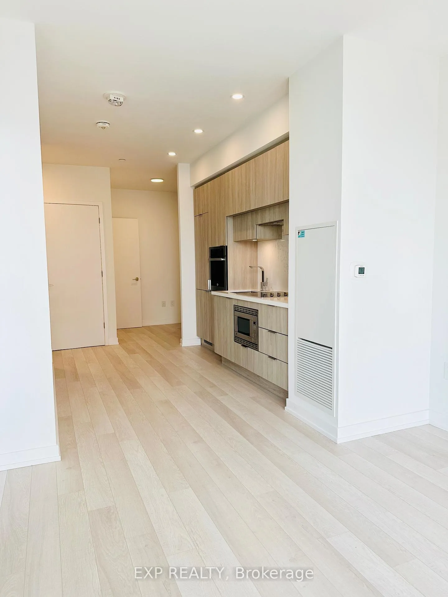 Photo 8 of Unit 2401, 39 Roehampton Avenue, Toronto, Mount Pleasant West — HOMEH