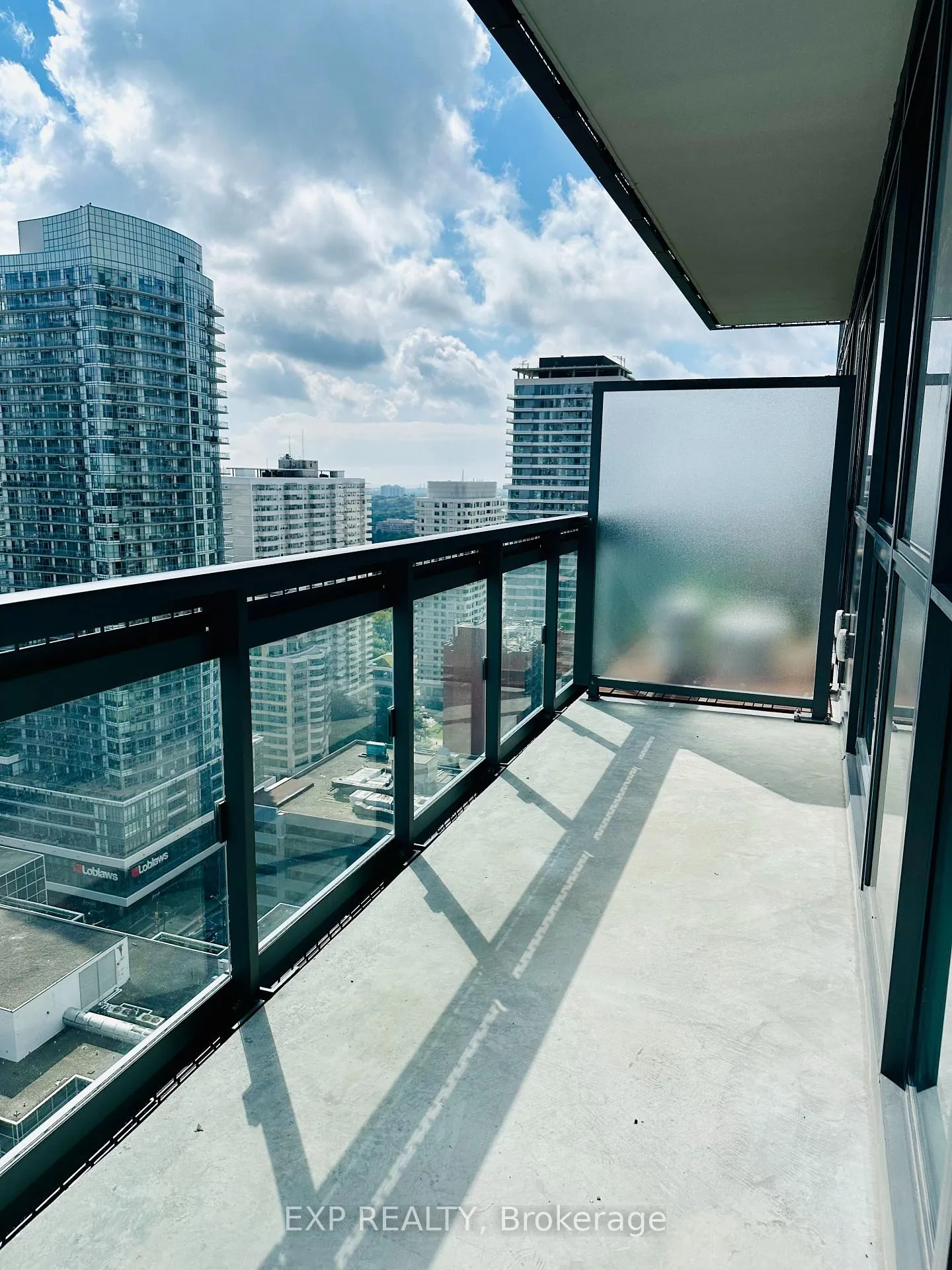 Photo 11 of Unit 2401, 39 Roehampton Avenue, Toronto, Mount Pleasant West — HOMEH