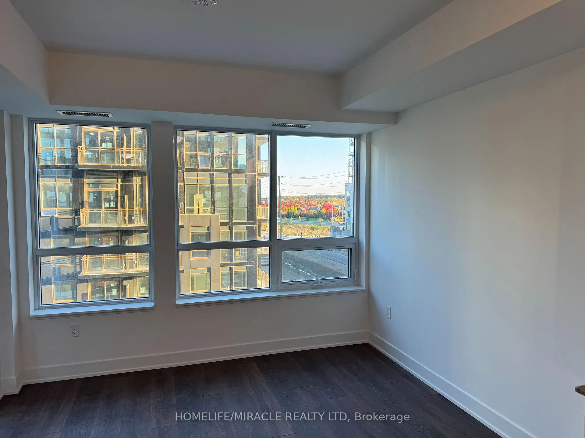 Photo 3 of Unit 407, 2343 Khalsa Gate, Oakville, Westmount — HOMEH