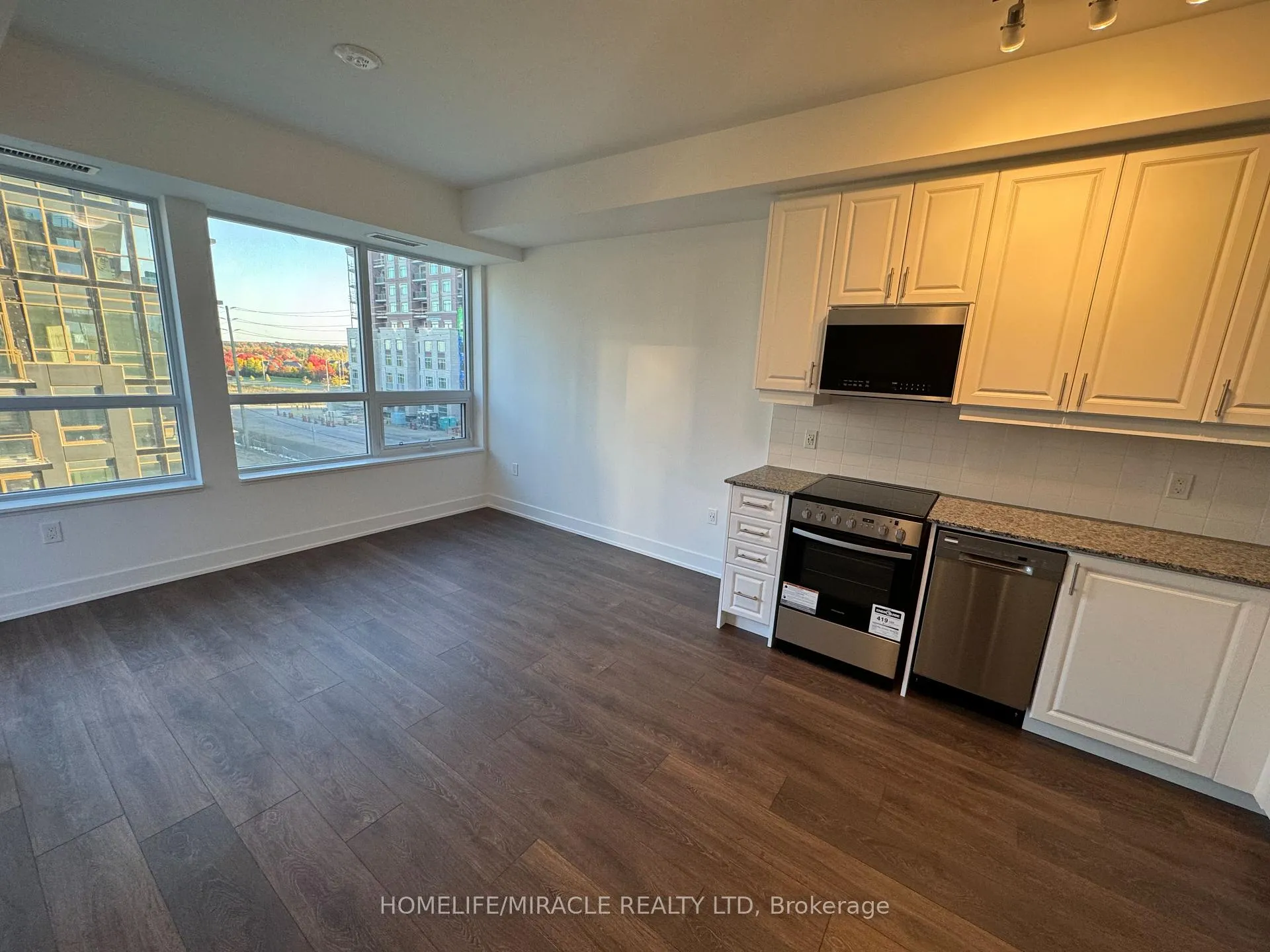 Photo 8 of Unit 407, 2343 Khalsa Gate, Oakville, Westmount — HOMEH