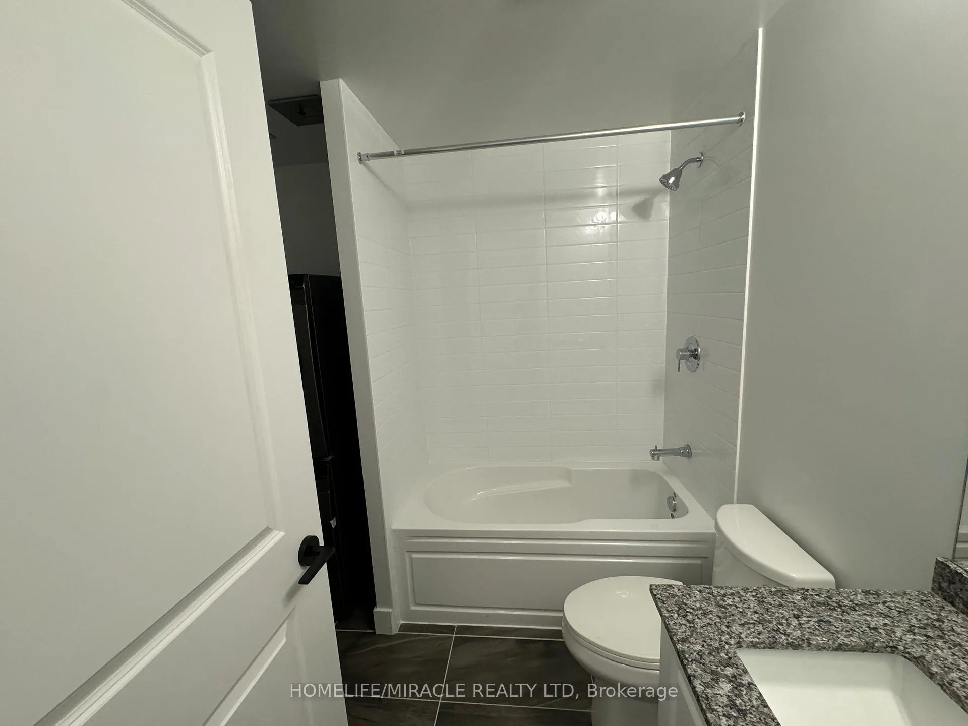 Photo 11 of Unit 407, 2343 Khalsa Gate, Oakville, Westmount — HOMEH