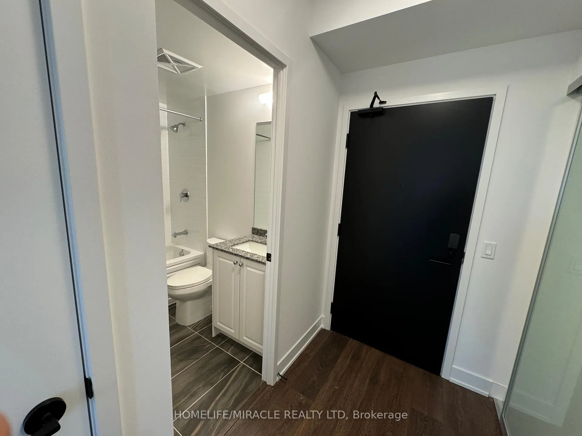 Photo 13 of Unit 407, 2343 Khalsa Gate, Oakville, Westmount — HOMEH