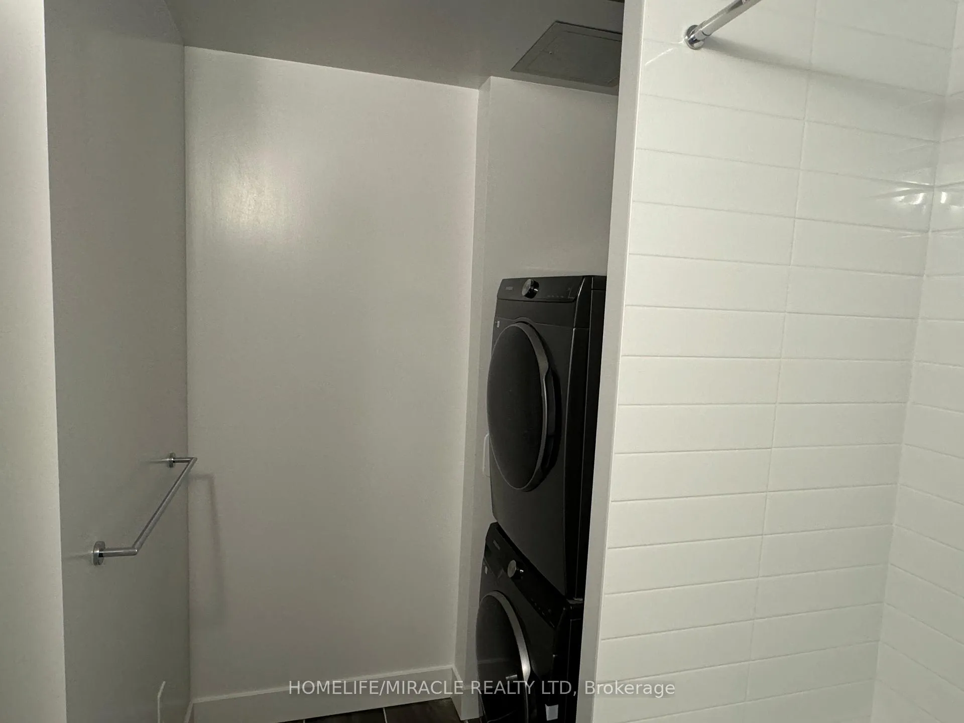 Photo 18 of Unit 407, 2343 Khalsa Gate, Oakville, Westmount — HOMEH