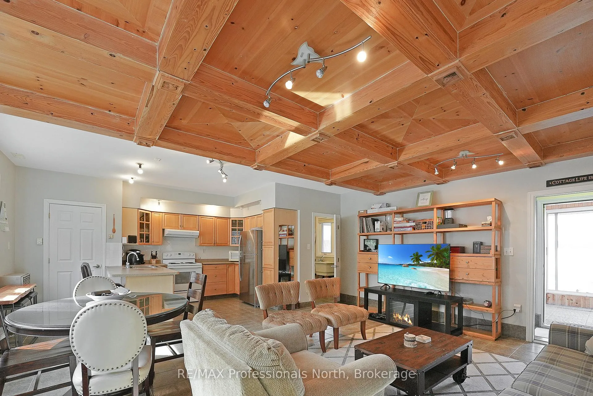 Photo 6 of 1008 Cherokee Trail, Algonquin Highlands, Stanhope — HOMEH