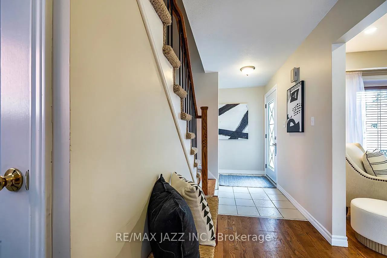 Photo 7 of 110 Ribblesdale Drive, Whitby, Pringle Creek — HOMEH