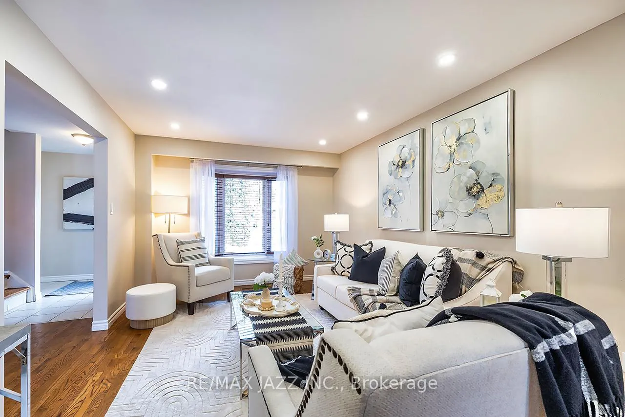 Photo 13 of 110 Ribblesdale Drive, Whitby, Pringle Creek — HOMEH