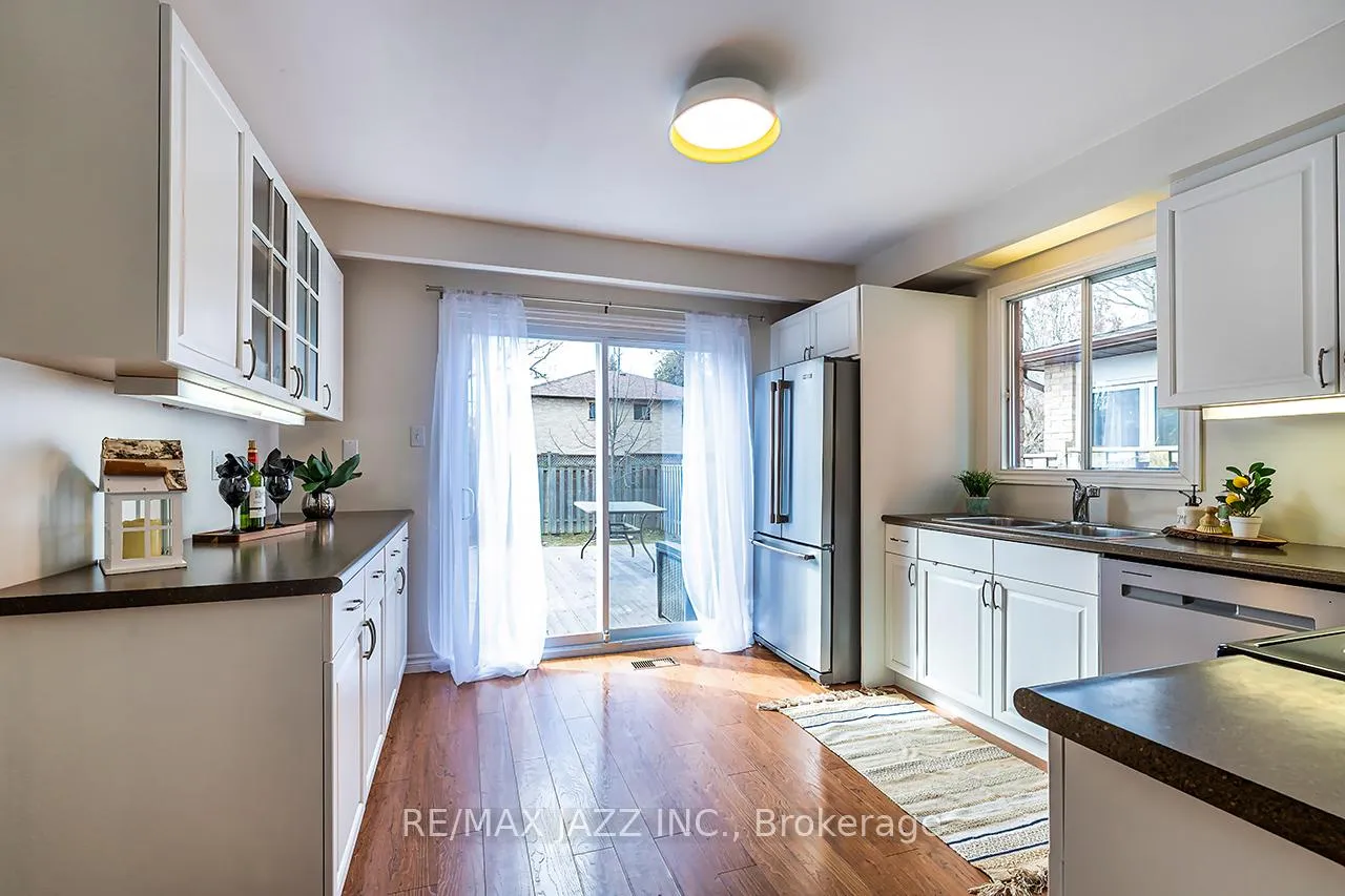 Photo 20 of 110 Ribblesdale Drive, Whitby, Pringle Creek — HOMEH
