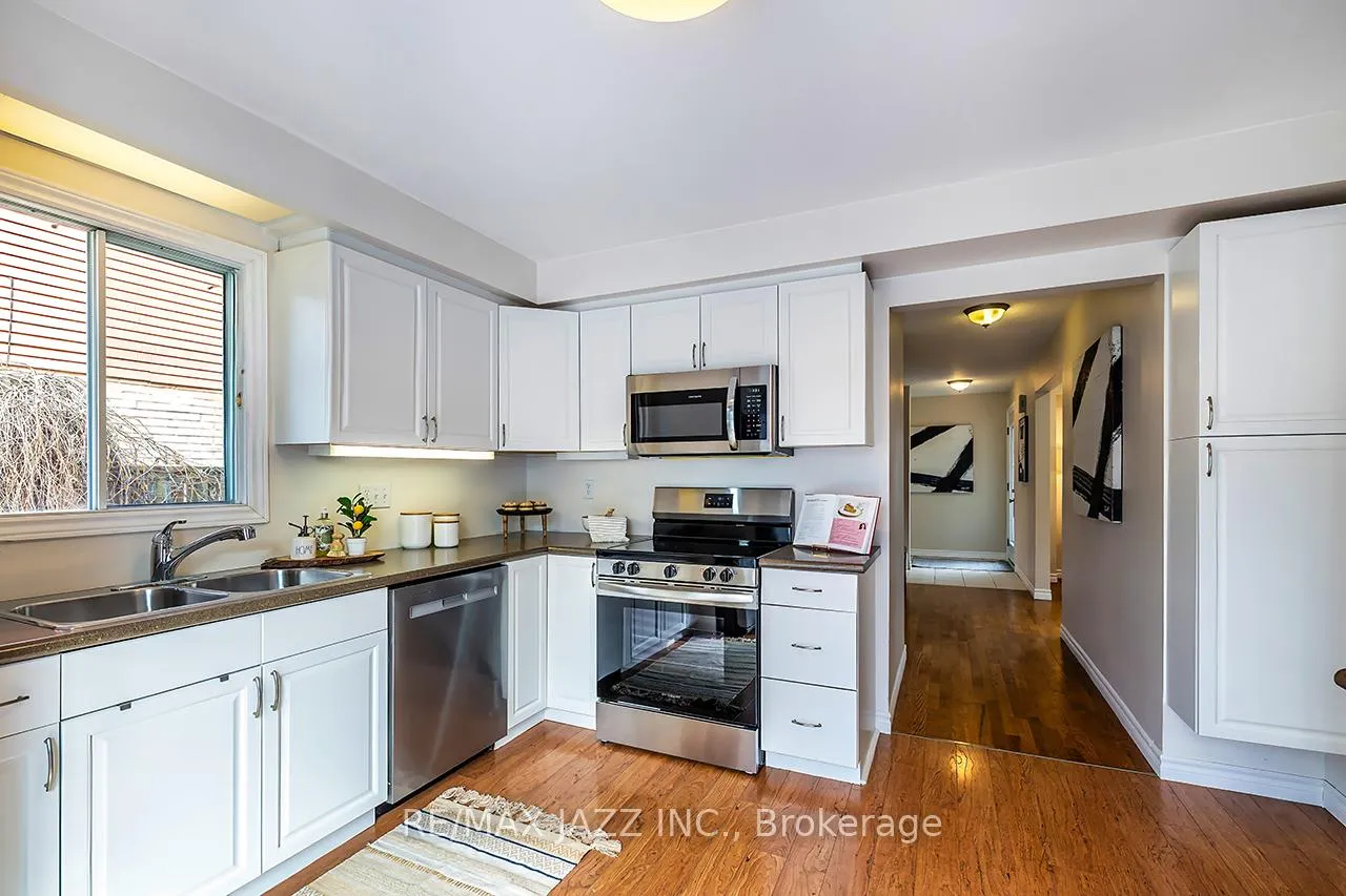 Photo 21 of 110 Ribblesdale Drive, Whitby, Pringle Creek — HOMEH