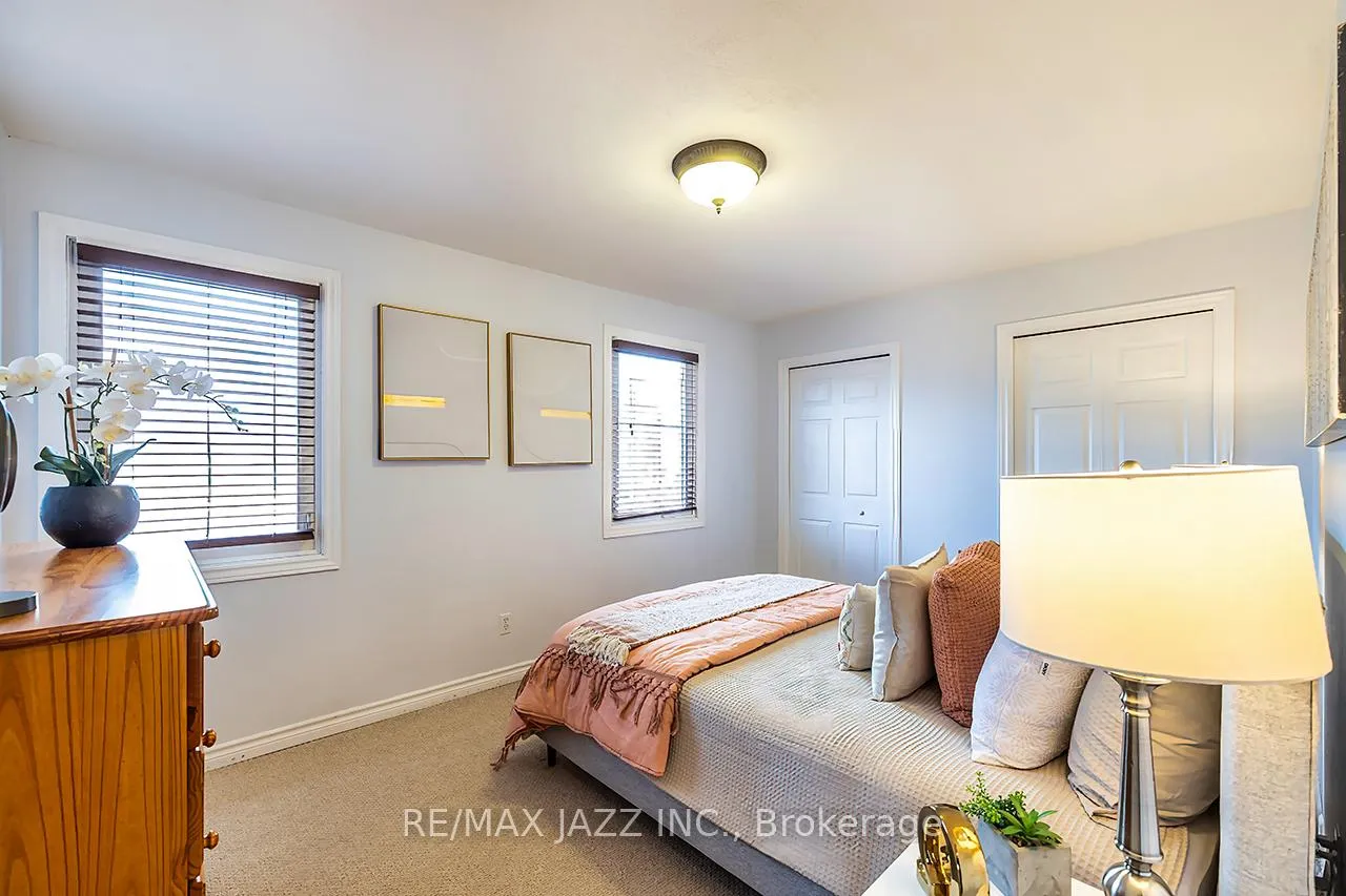 Photo 24 of 110 Ribblesdale Drive, Whitby, Pringle Creek — HOMEH